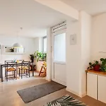 Nachhaltig Uebernachten - Naehe Alster Mit Terrasse
